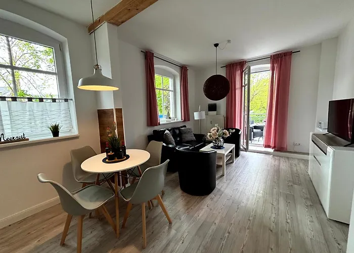 Haus Ostseewelle - Bootshaus Апартаменты *